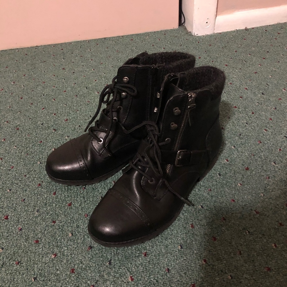 SO combat boots